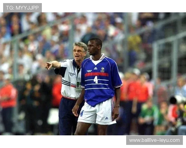 法国名将维埃拉回顾辉煌生涯 法国名将维埃拉回顾辉煌生涯